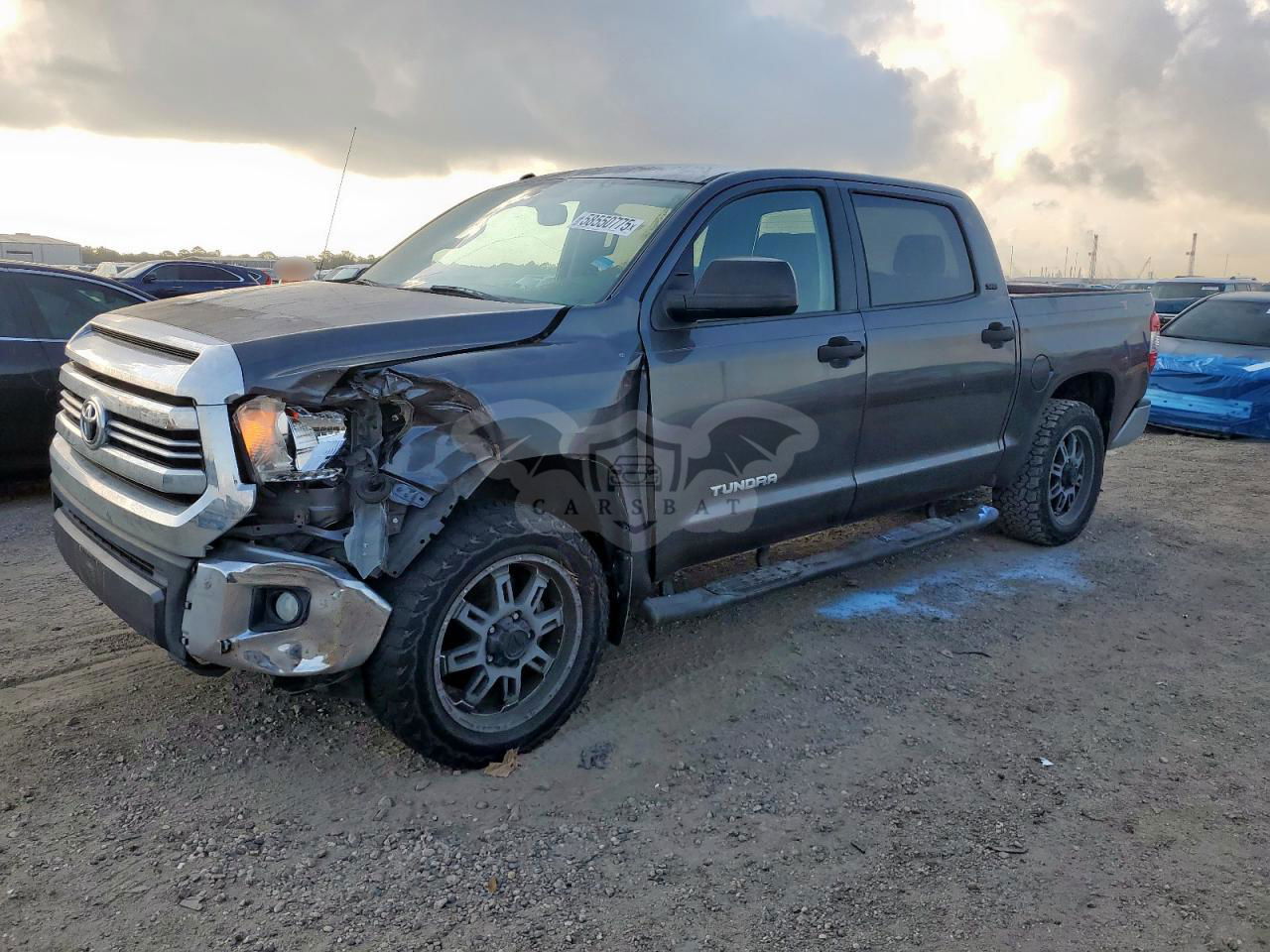 Toyota Tundra CREWMAX SR5 4.6L  8 2016