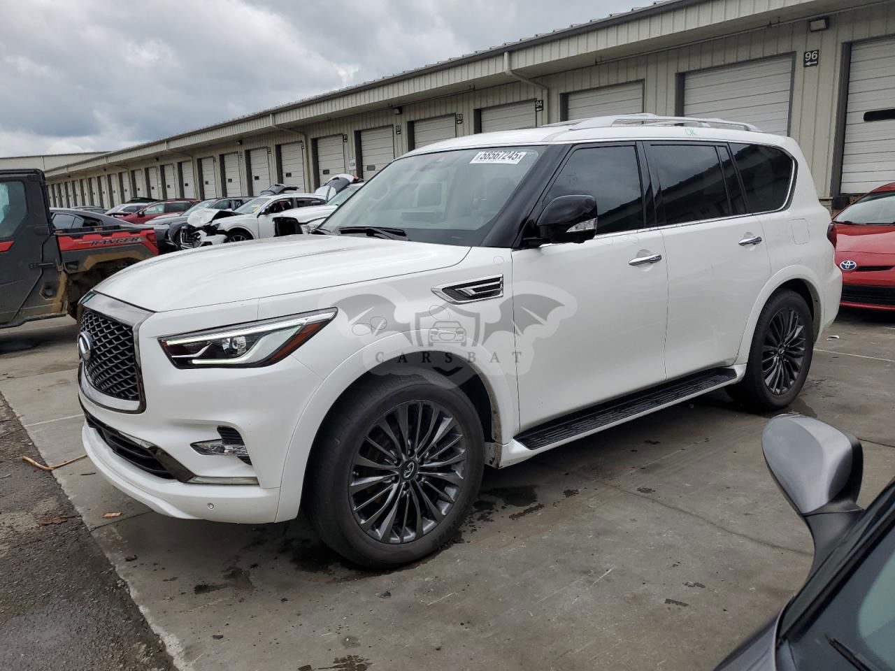 Infiniti QX80 LUXE 5.6L  8 2022