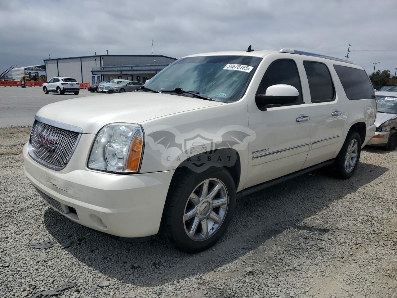 GMC Yukon DENALI 6.2L  8 2013