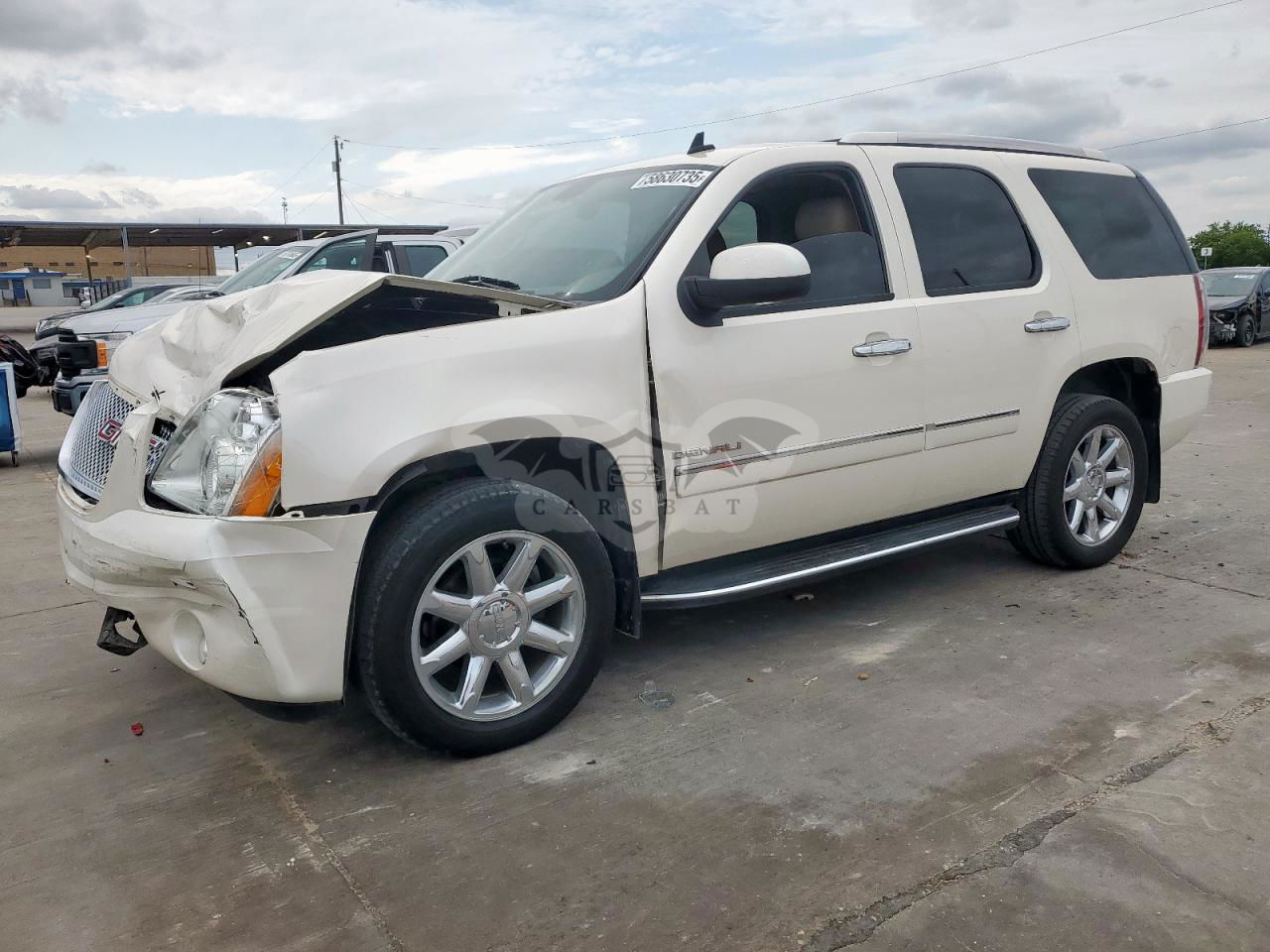 GMC Yukon DENALI 6.2L  8 2013