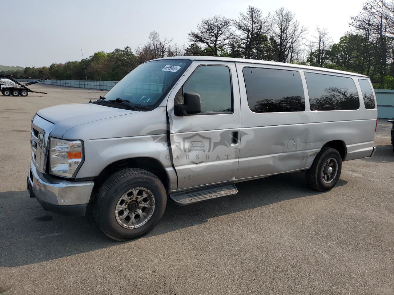 Ford Econoline E350 SUPER DUTY WAGON 5.4L  8 2013