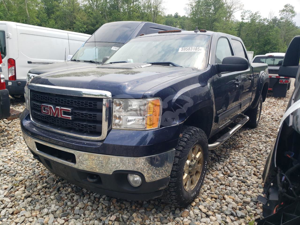 GMC Sierra K2500 SLE 6.6L  8 2011