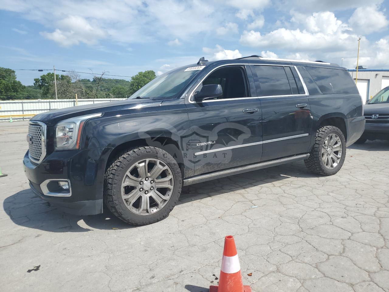 GMC Yukon DENALI 6.2L  8 2016