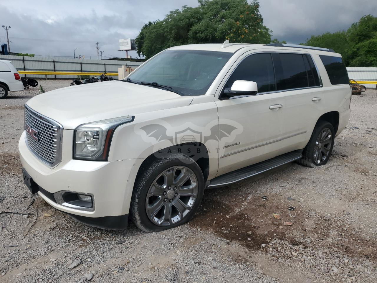 GMC Yukon DENALI 6.2L  8 2015