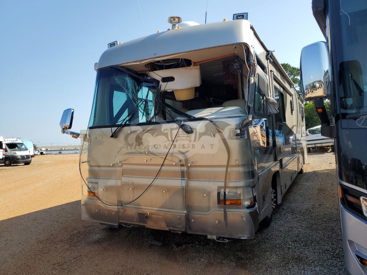 Freightliner X-line X LINE MOTOR HOME 8.3L  6 2002