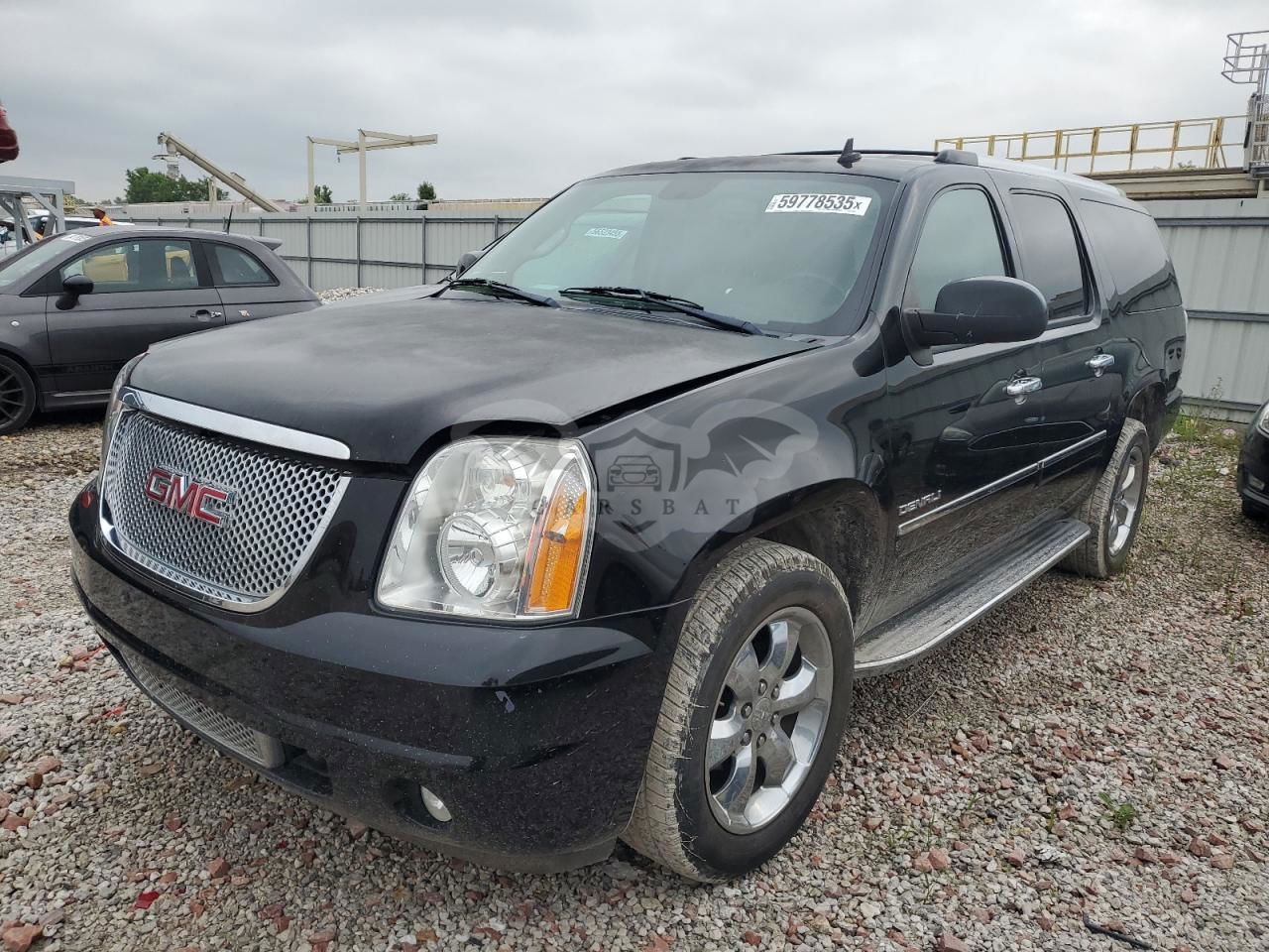 GMC Yukon DENALI 6.2L  8 2013