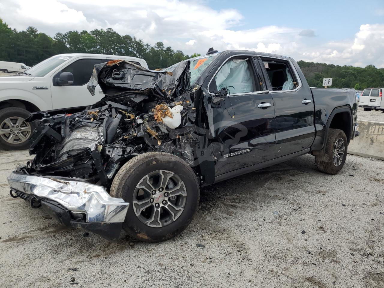 GMC Sierra C1500 SLT 5.3L  8 2025