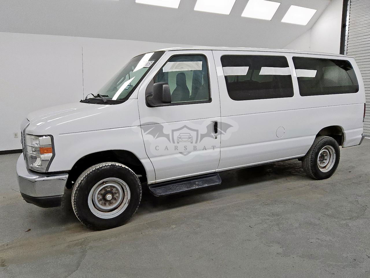 Ford Econoline E350 SUPER DUTY WAGON 5.4L  8 2013