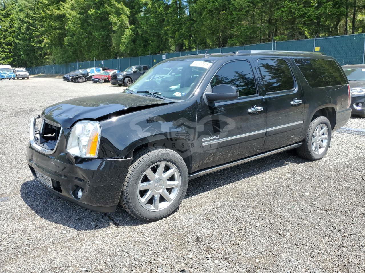 GMC Yukon DENALI 6.2L  8 2013