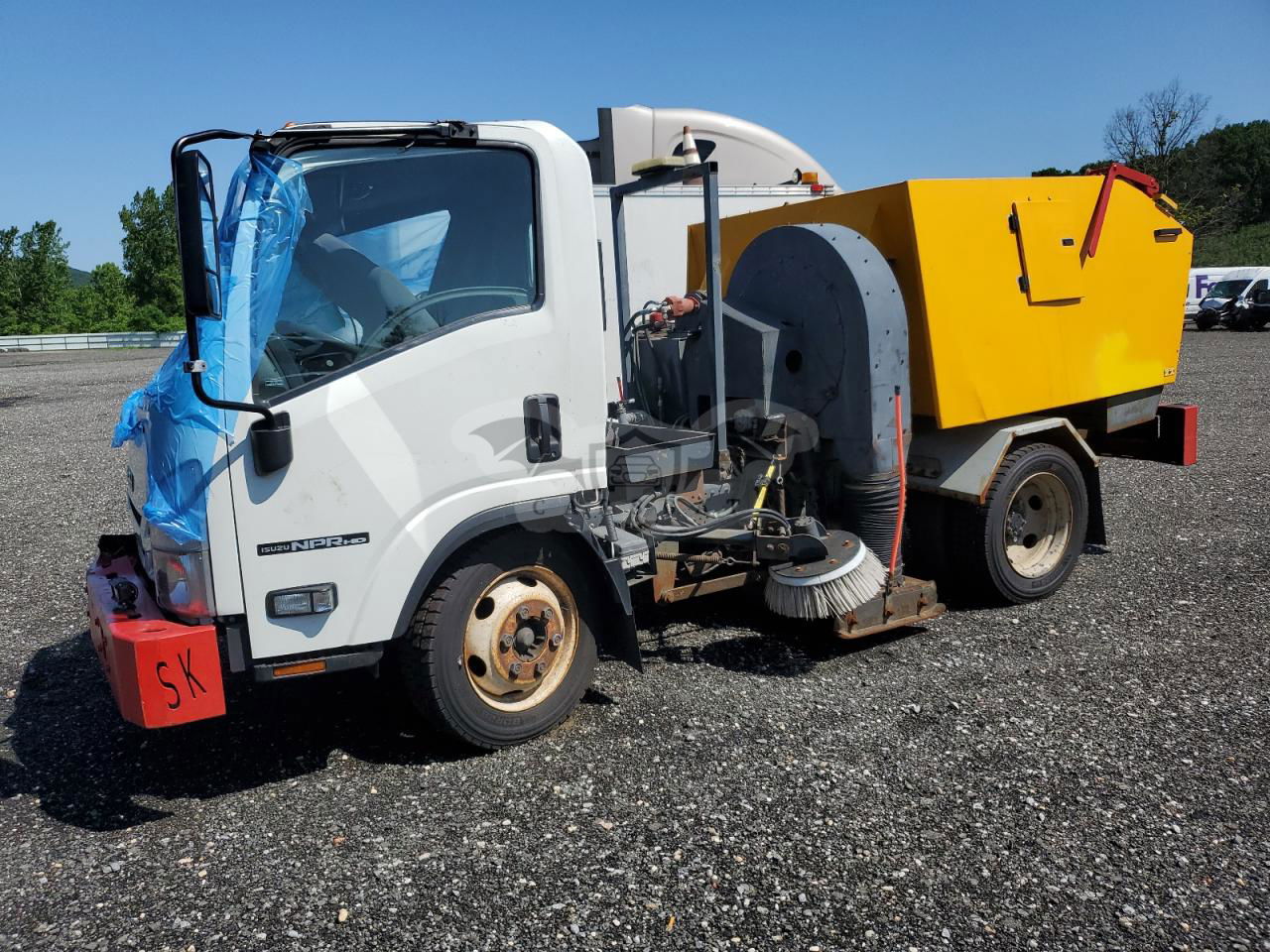 Isuzu NPR 6.6L  8 2020