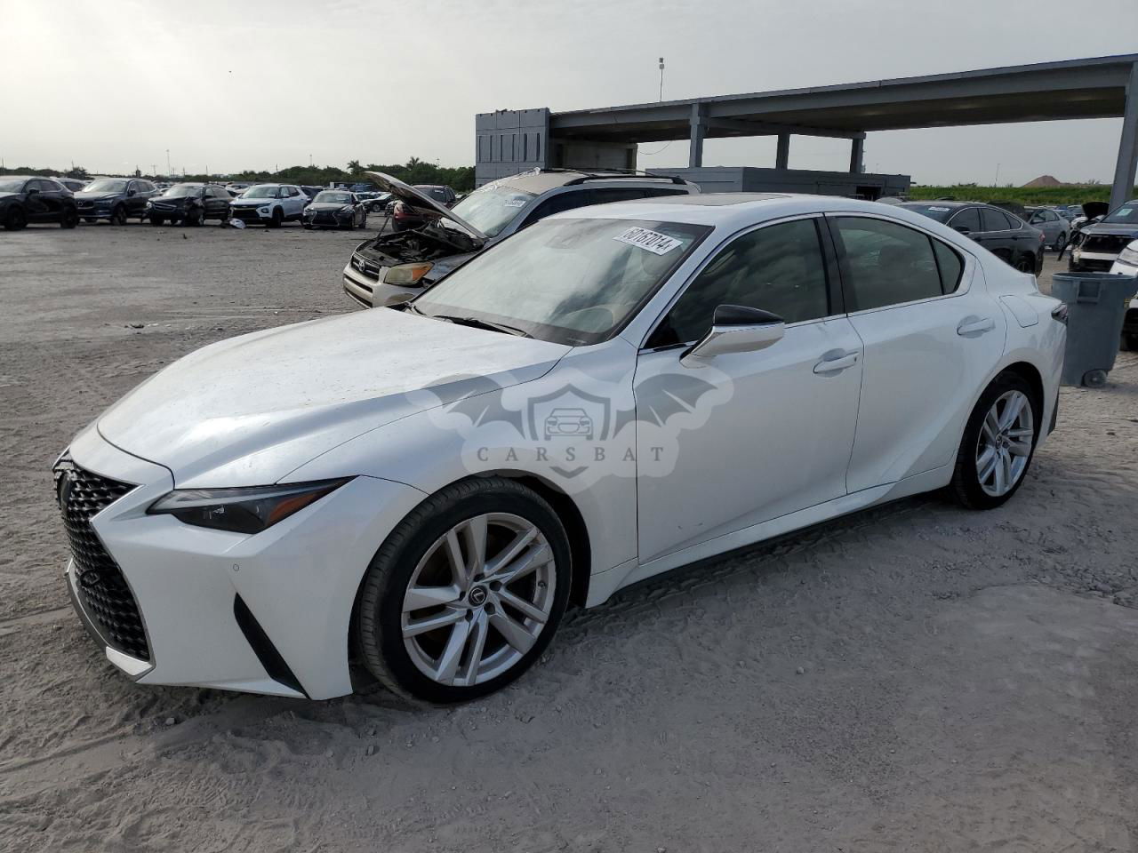 Lexus IS 300 2.0L  4 2021