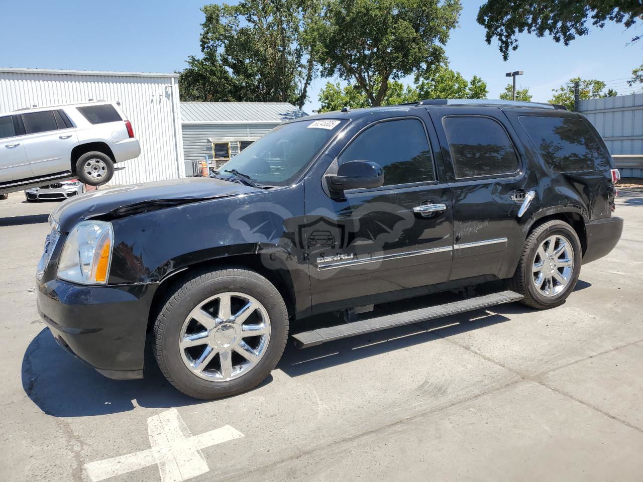 GMC Yukon DENALI 6.2L  8 2013