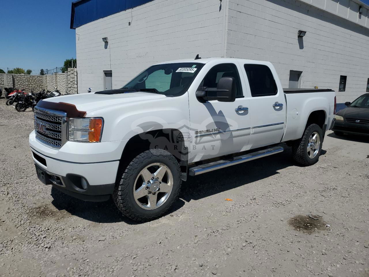GMC Sierra K2500 DENALI 6.6L  8 2011