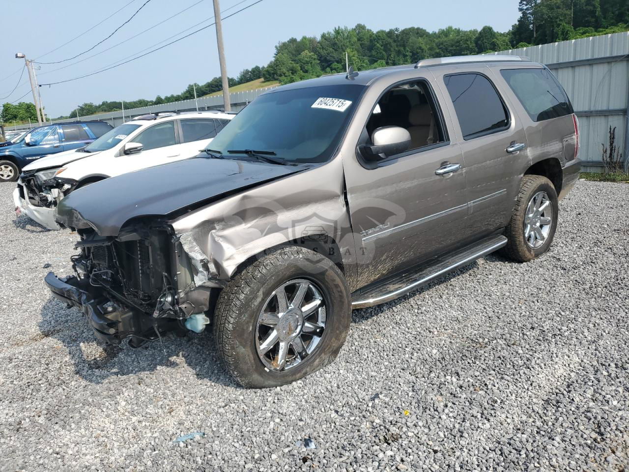 GMC Yukon DENALI 6.2L  8 2013