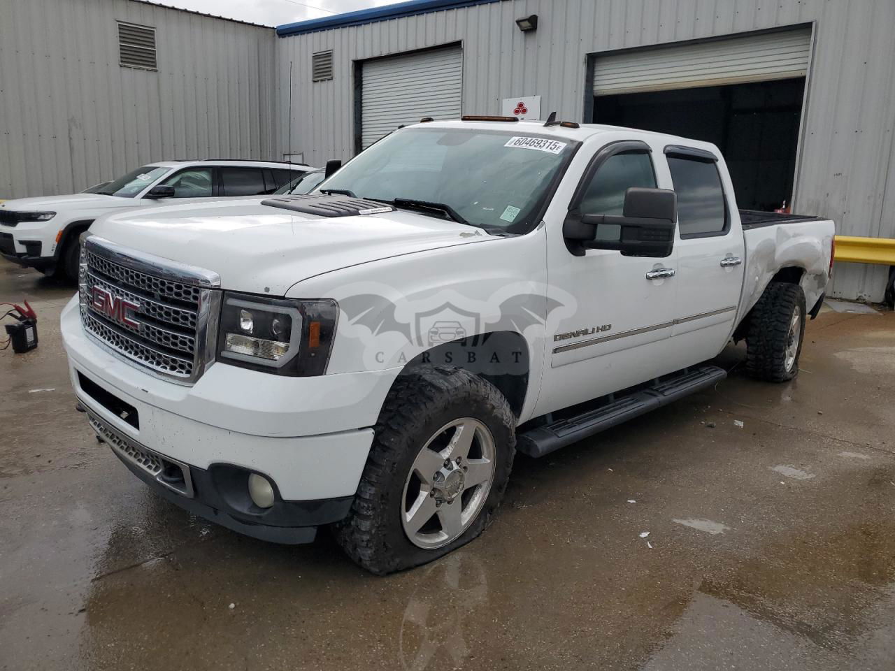 GMC Sierra K3500 DENALI 6.6L  8 2011