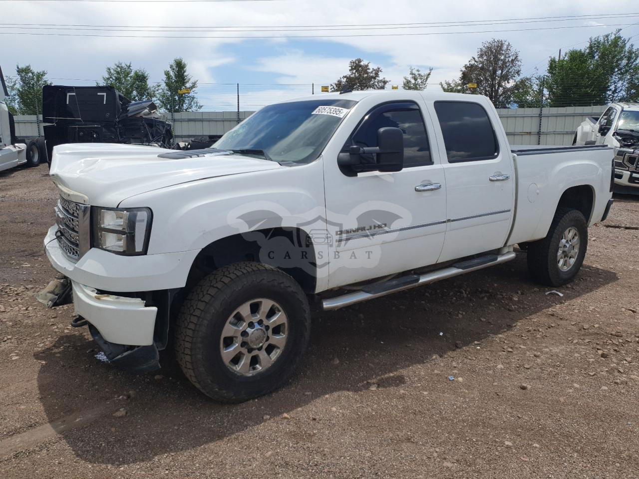 GMC Sierra K2500 DENALI 6.6L  8 2011