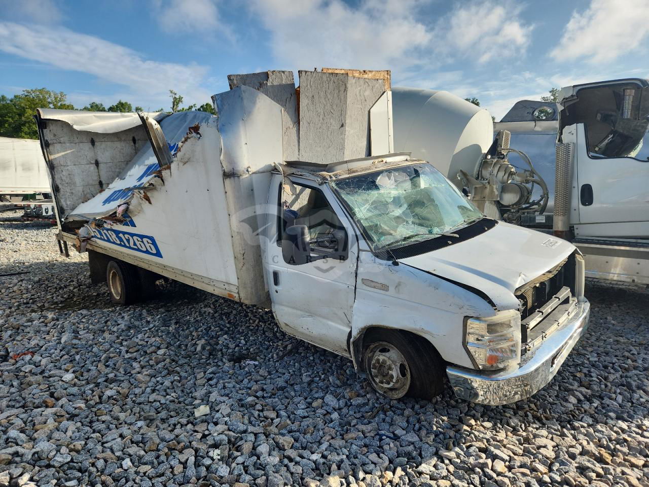 Ford Econoline E450 SUPER DUTY CUTAWAY VAN 6.8L 10 2013