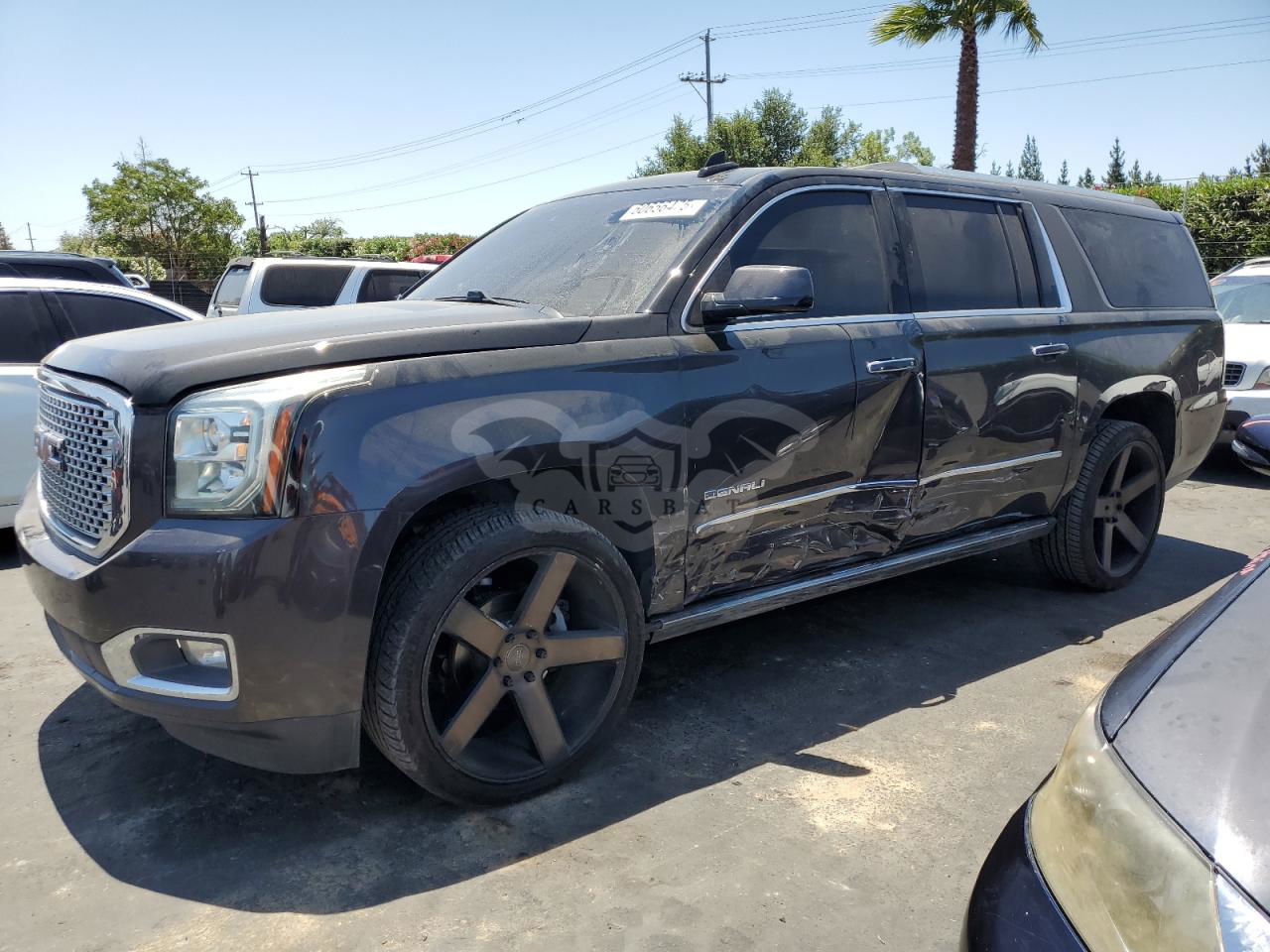 GMC Yukon DENALI 6.2L  8 2015
