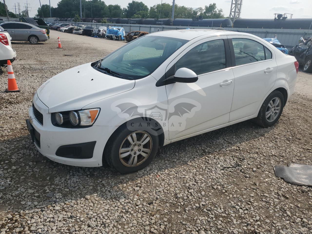 Chevrolet Aveo (Sonic) LT 1.8L  4 2015