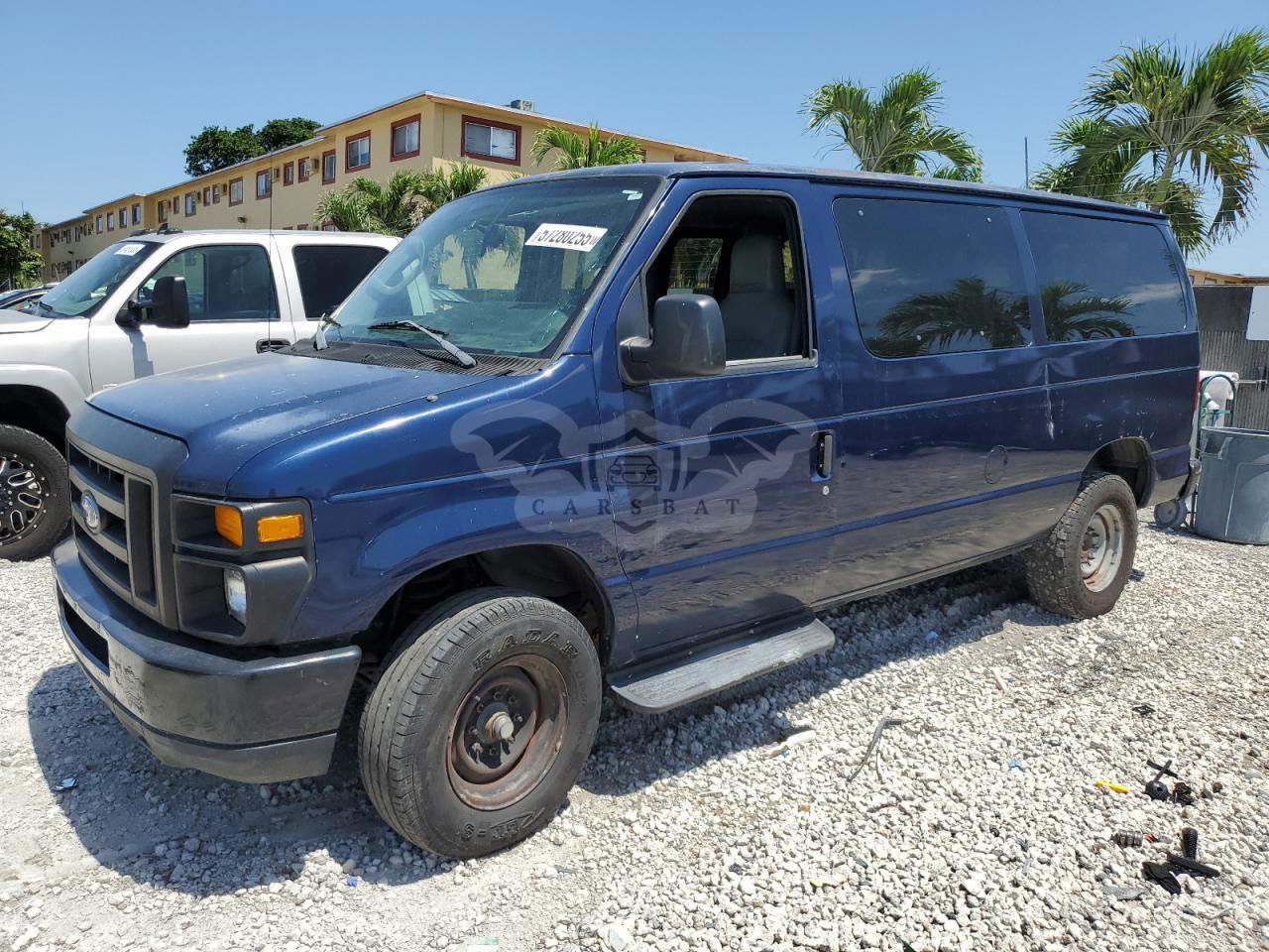 Ford Econoline E350 SUPER DUTY WAGON 5.4L  8 2011