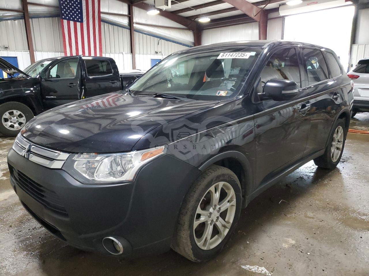 Mitsubishi Outlander SE 2.4L  4 2015
