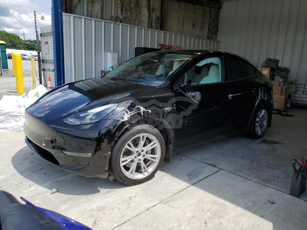 Tesla Model Y 2024
