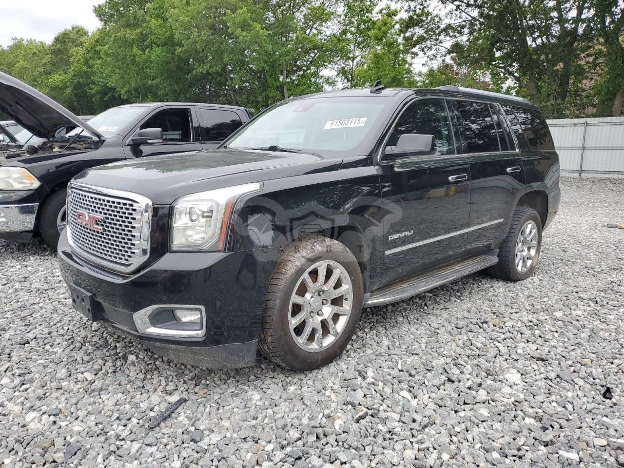 GMC Yukon DENALI 6.2L  8 2015