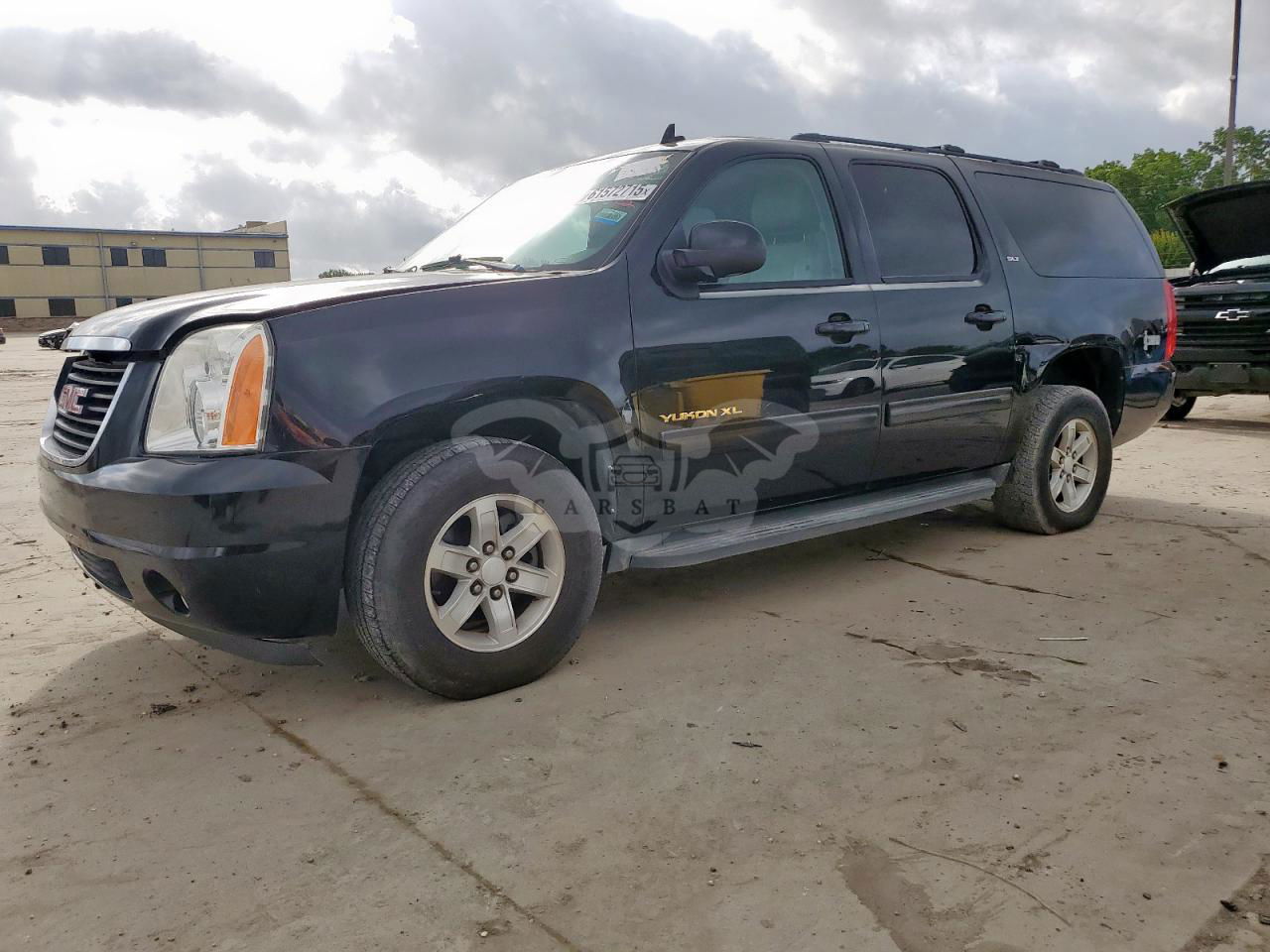 GMC Yukon C1500 SLT 5.3L  8 2013