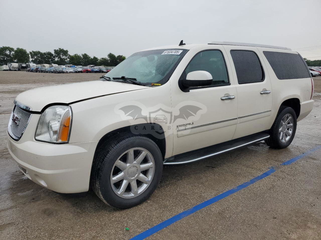 GMC Yukon DENALI 6.2L  8 2013