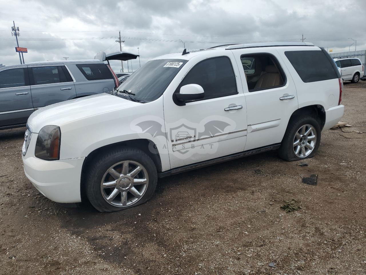 GMC Yukon DENALI 6.2L  8 2009