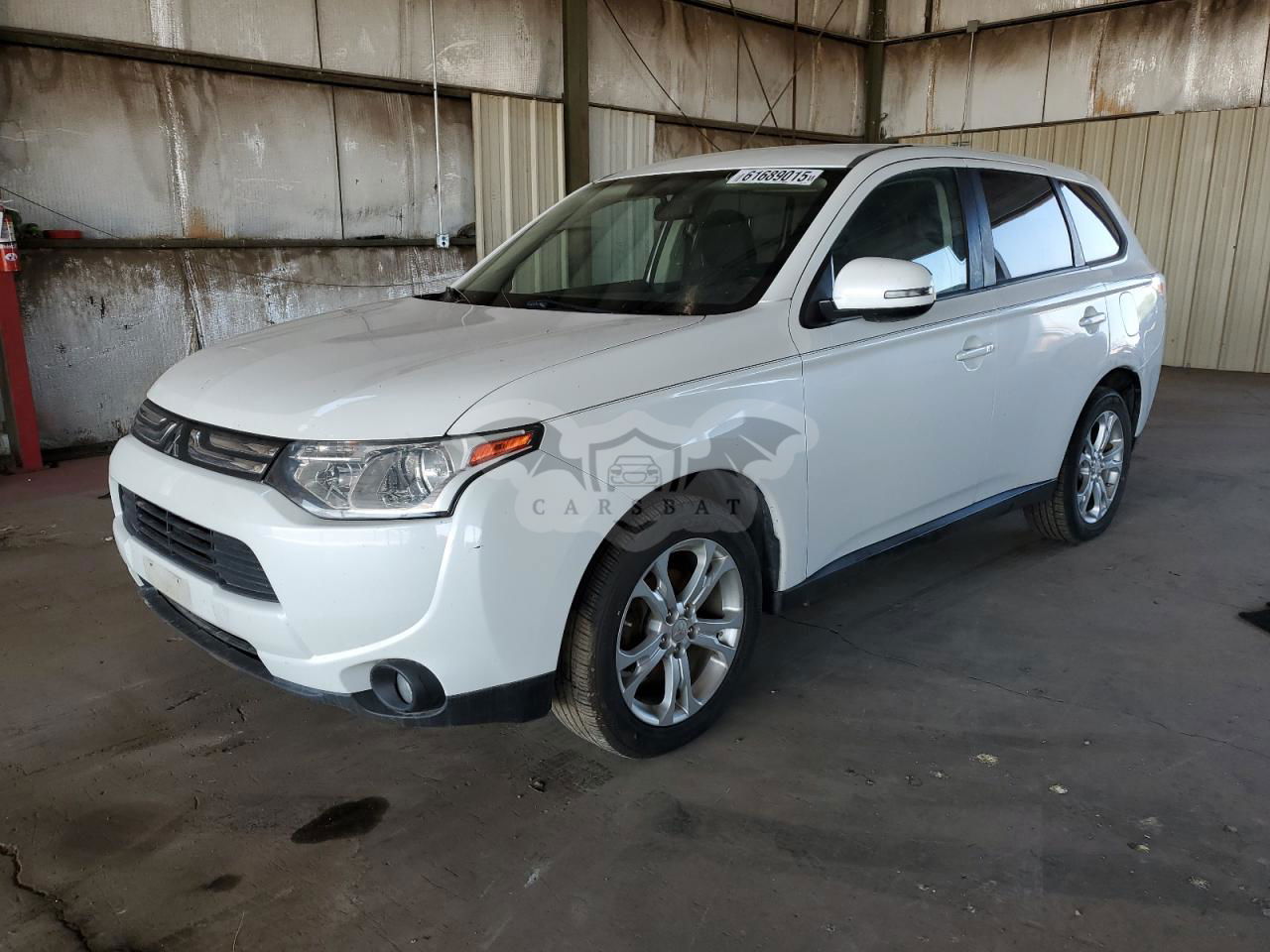 Mitsubishi Outlander SE 2.4L  4 2014