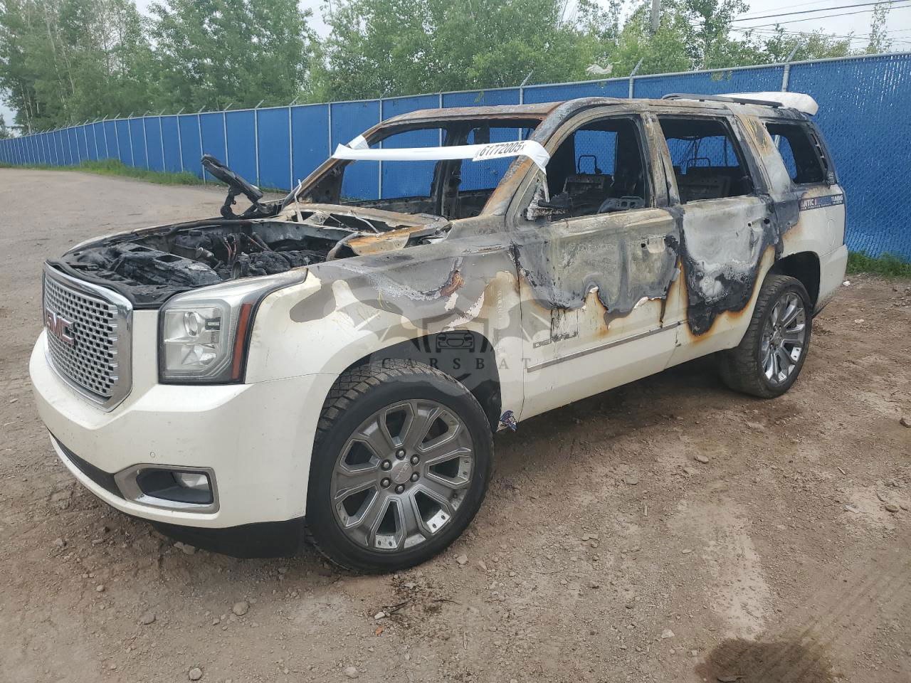 GMC Yukon DENALI 6.2L  8 2015