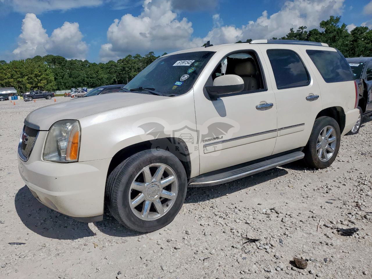 GMC Yukon DENALI 6.2L  8 2012