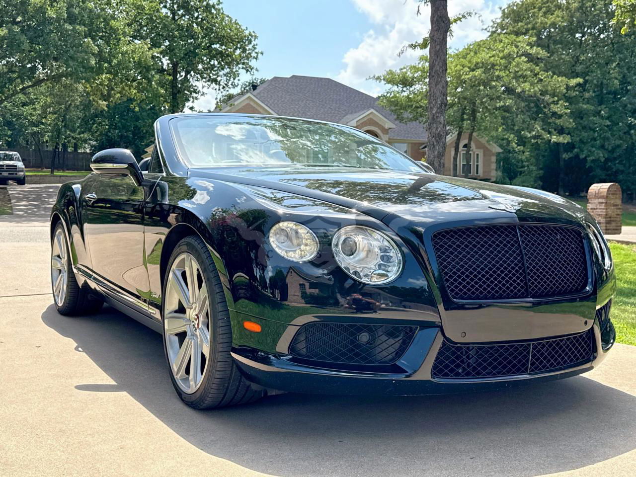 Bentley Continental GTC V8 4.0L  8 2014