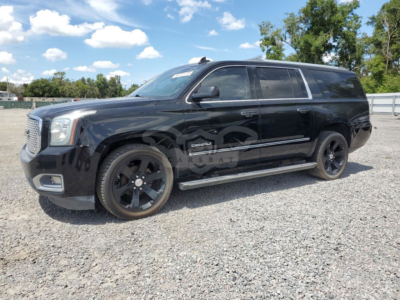 GMC Yukon DENALI 6.2L  8 2016