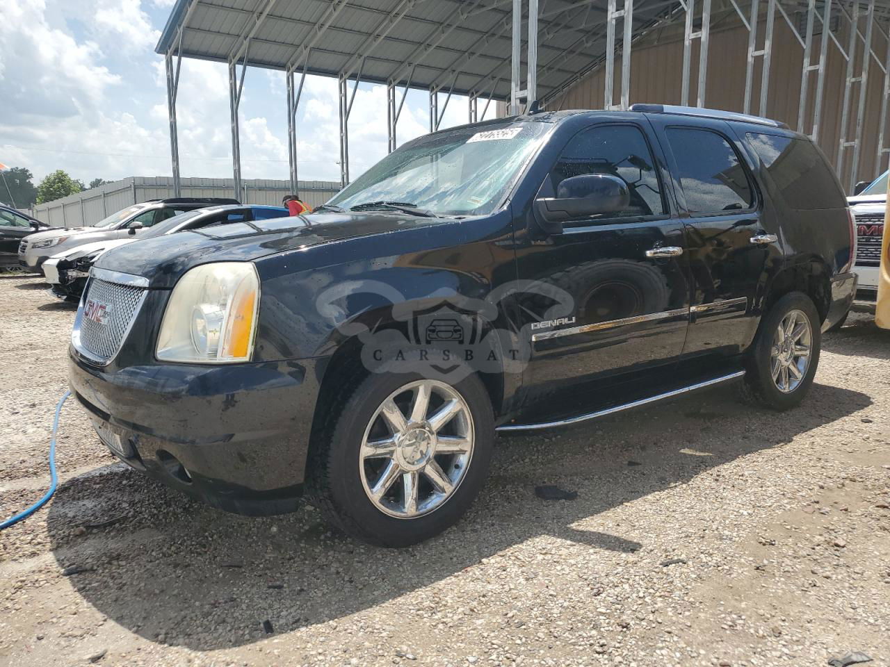 GMC Yukon DENALI 6.2L  8 2012