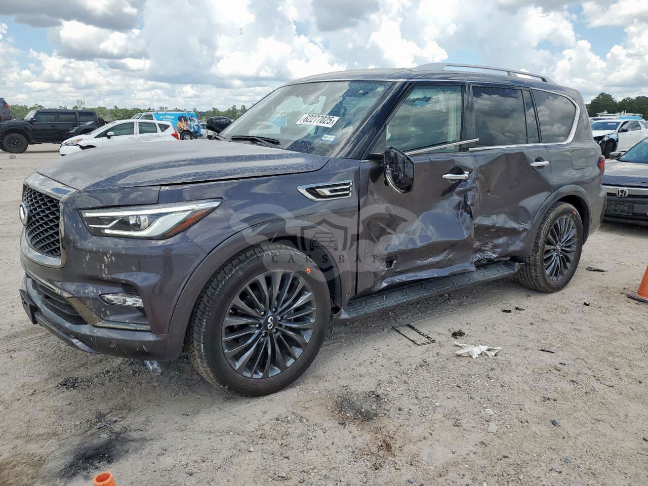 Infiniti QX80 LUXE 5.6L  8 2023