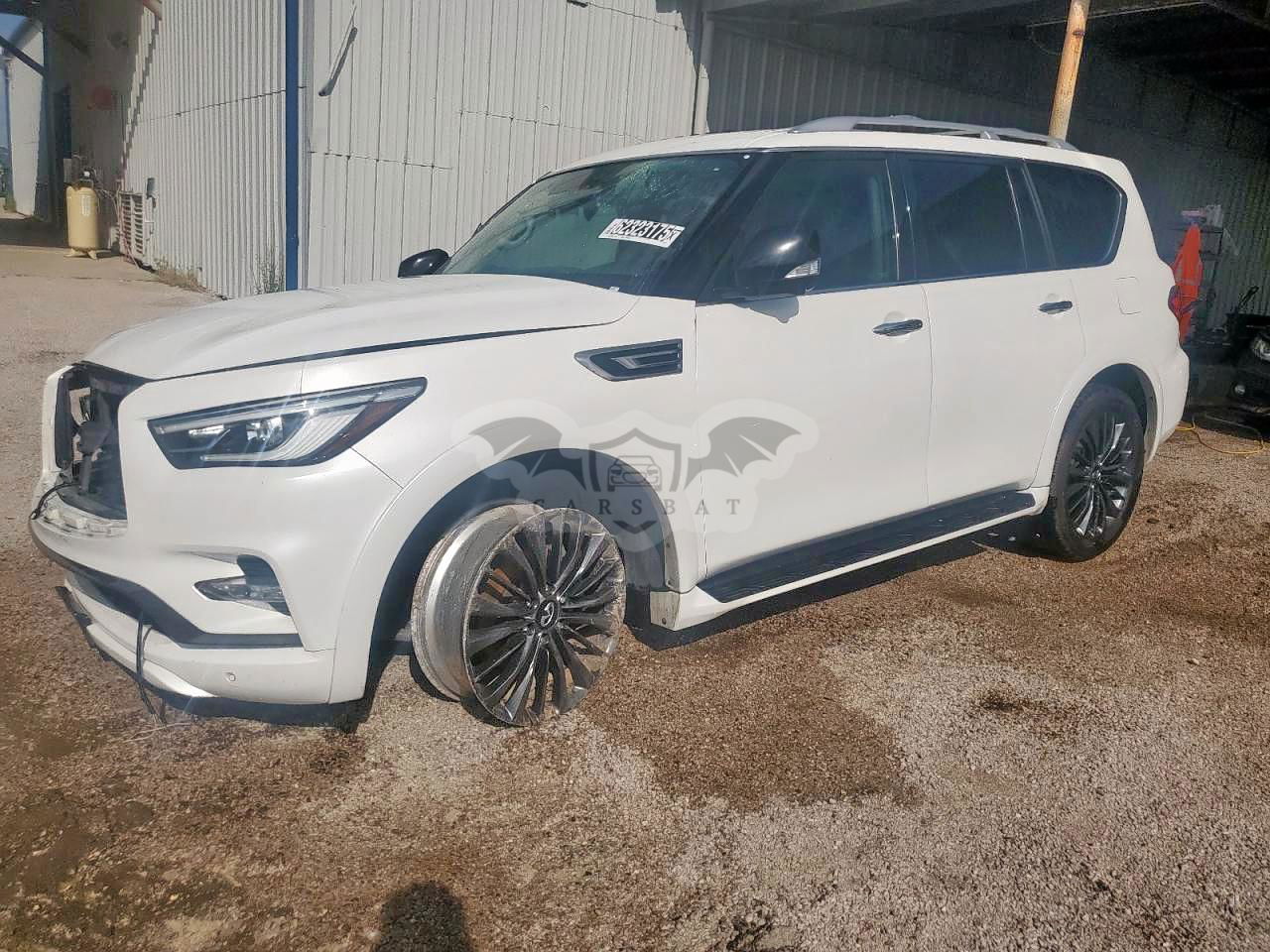 Infiniti QX80 LUXE 5.6L  8 2021