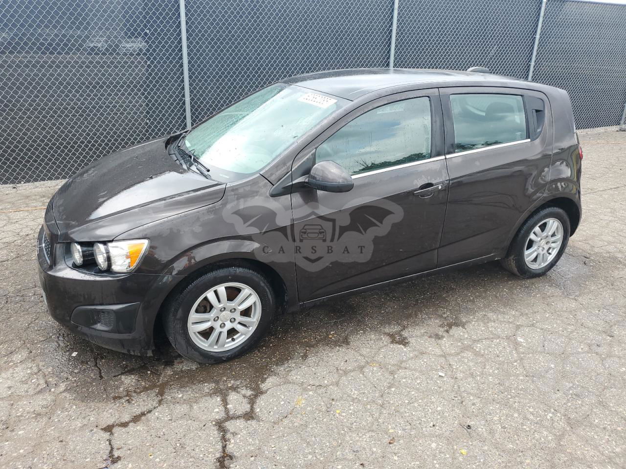 Chevrolet Aveo (Sonic) LT 1.8L  4 2015