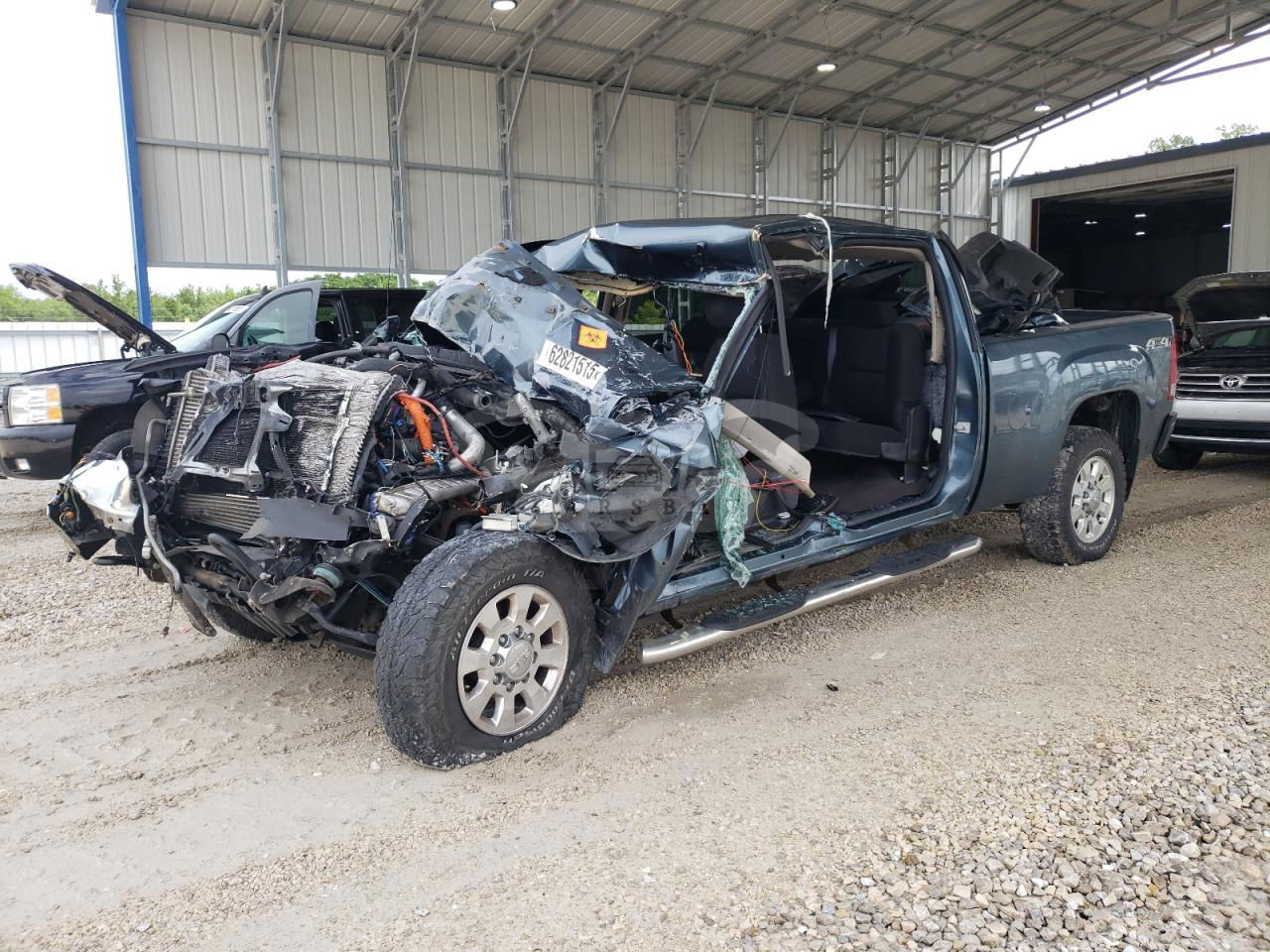 GMC Sierra K2500 SLE 6.6L  8 2011