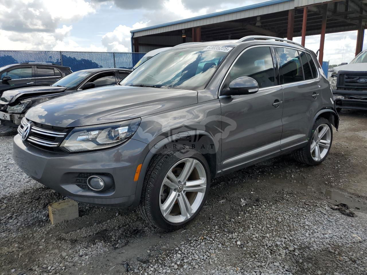 Volkswagen Tiguan S 2.0L  4 2015