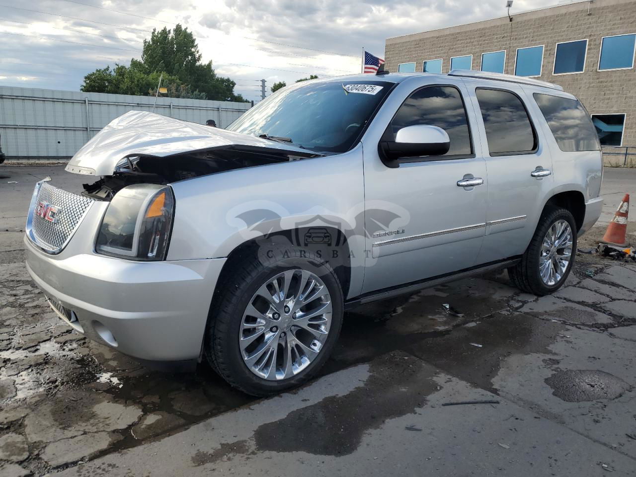 GMC Yukon DENALI 6.2L  8 2012