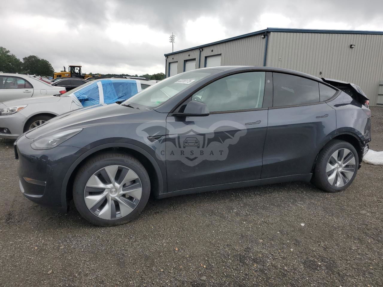 Tesla Model Y 2024