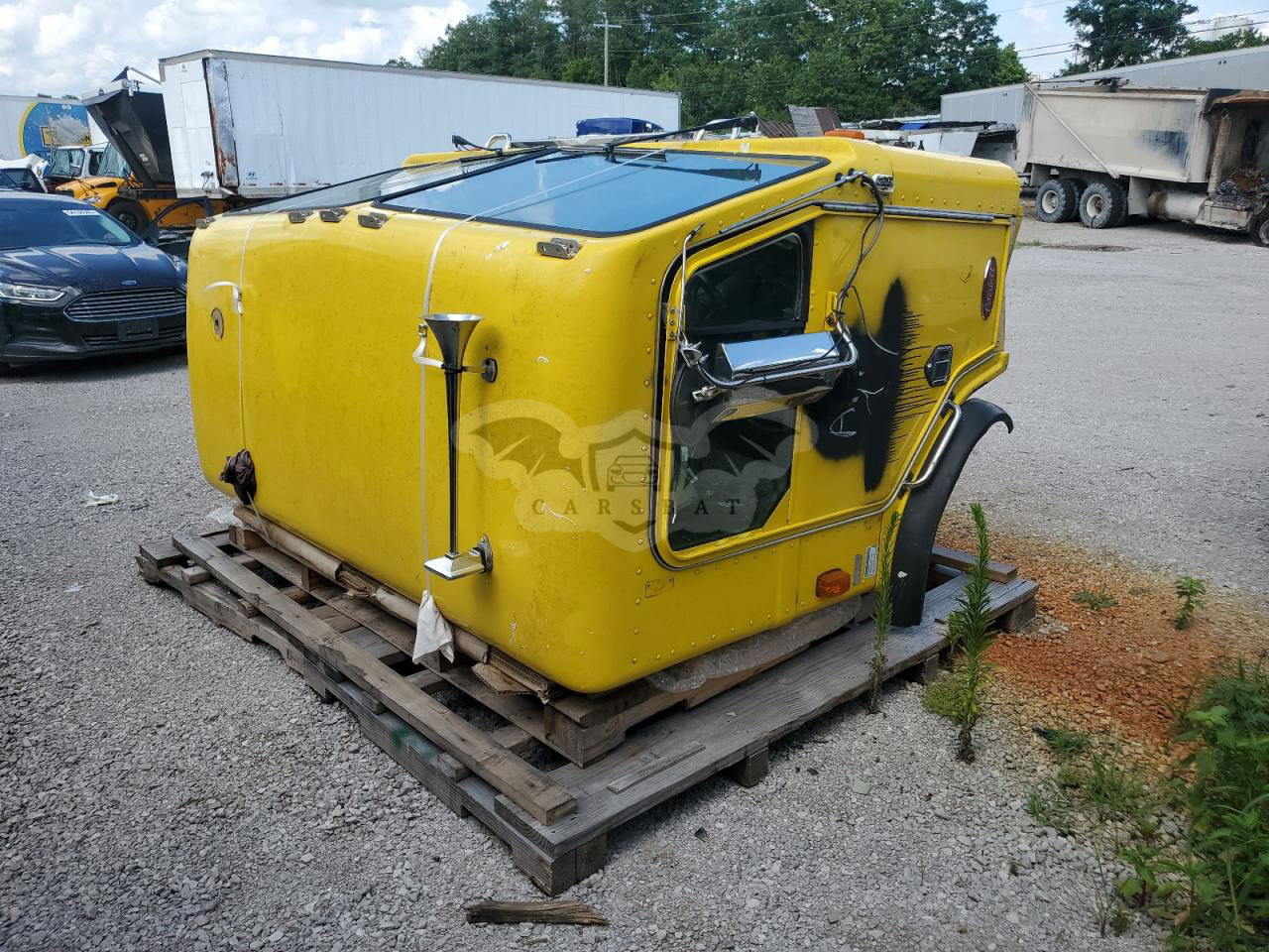 Peterbilt 320/325 2011