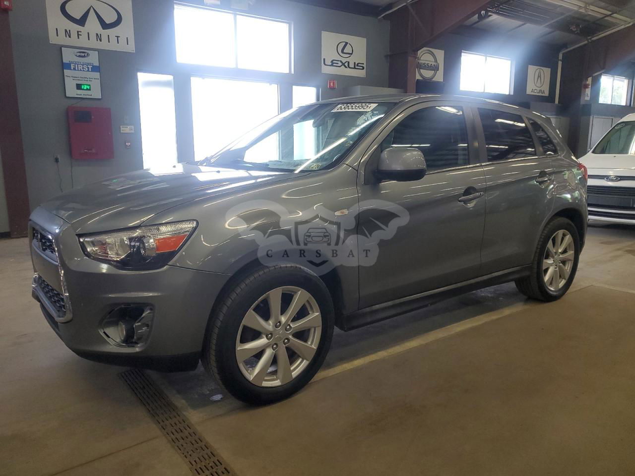 Mitsubishi Outlander SE 2.0L  4 2013