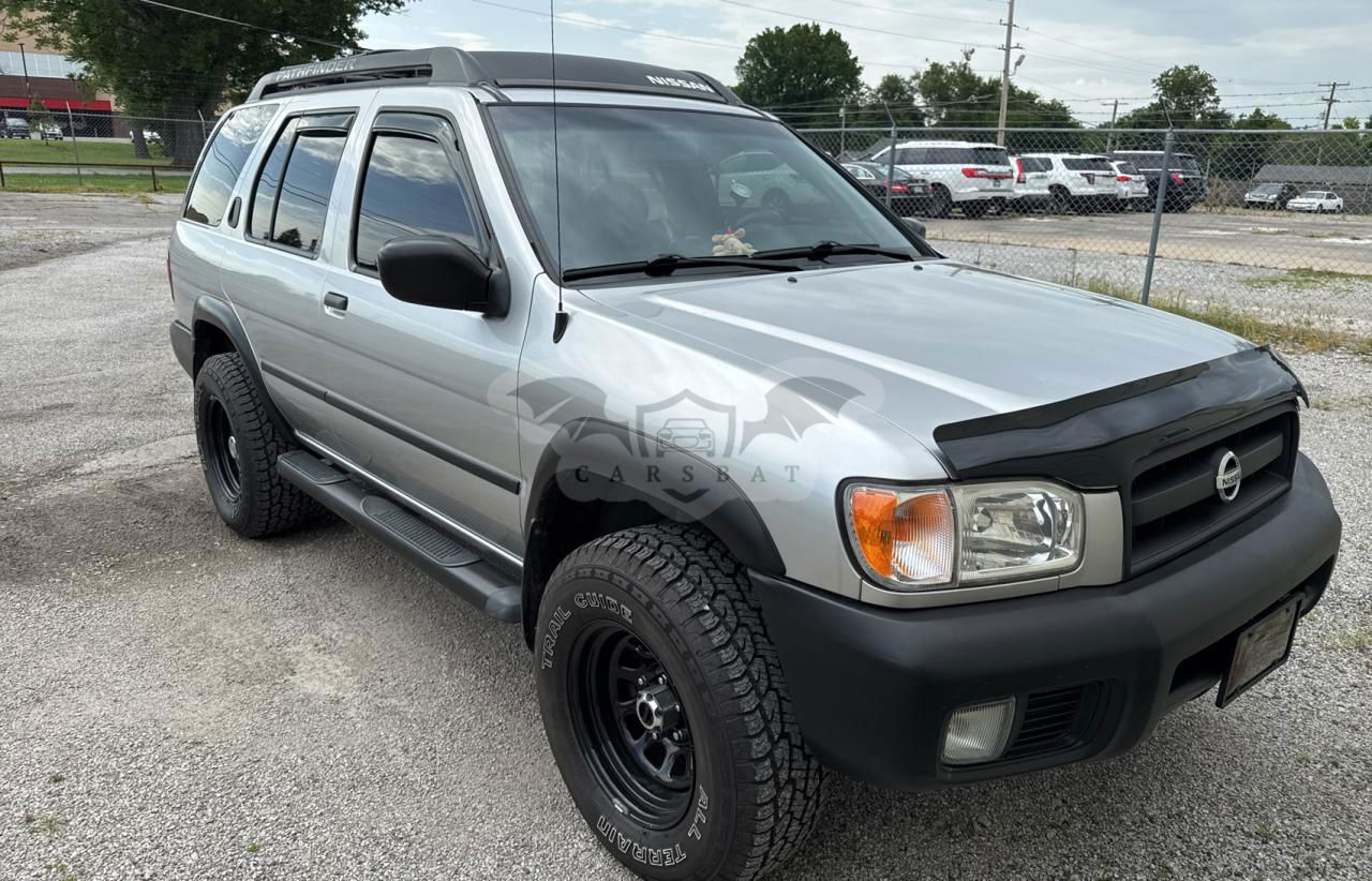 Nissan Pathfinder LE 3.5L  6 2004