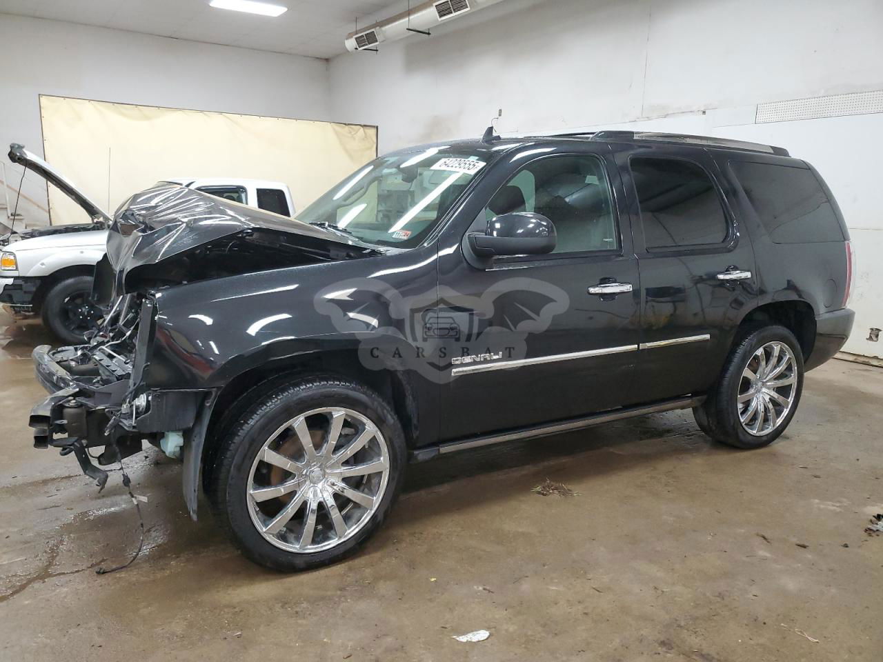 GMC Yukon DENALI 6.2L  8 2013