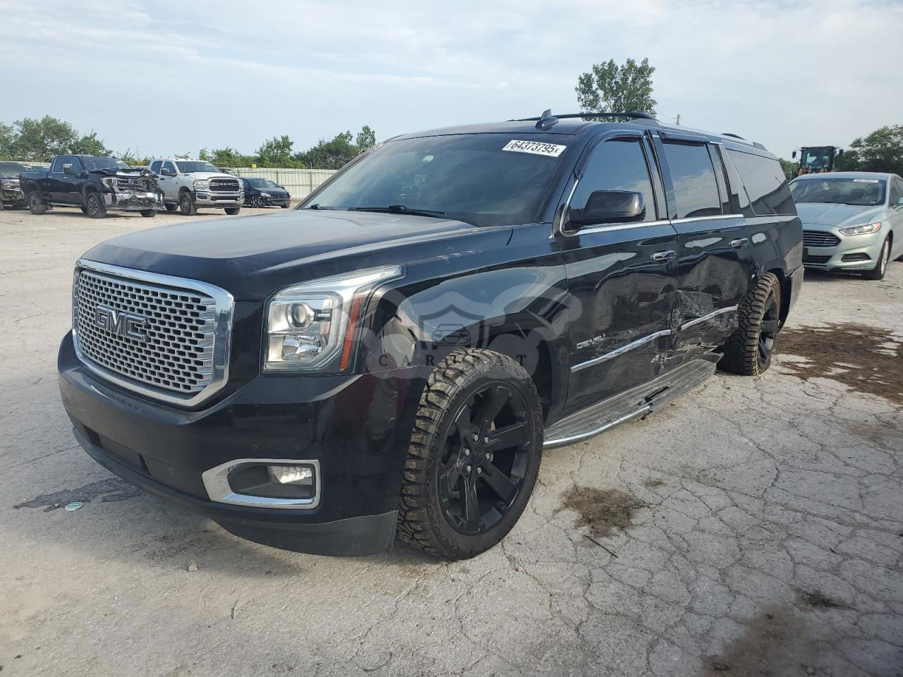 GMC Yukon DENALI 6.2L  8 2016