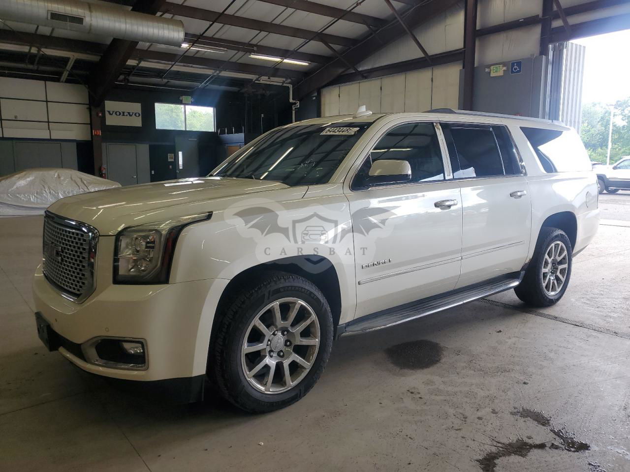 GMC Yukon DENALI 6.2L  8 2015