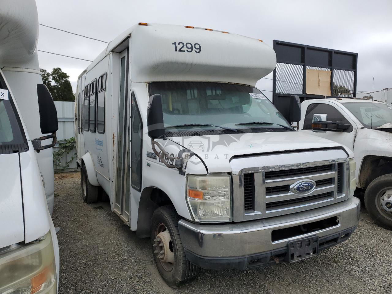 Ford Econoline E350 SUPER DUTY CUTAWAY VAN 5.4L  8 2009